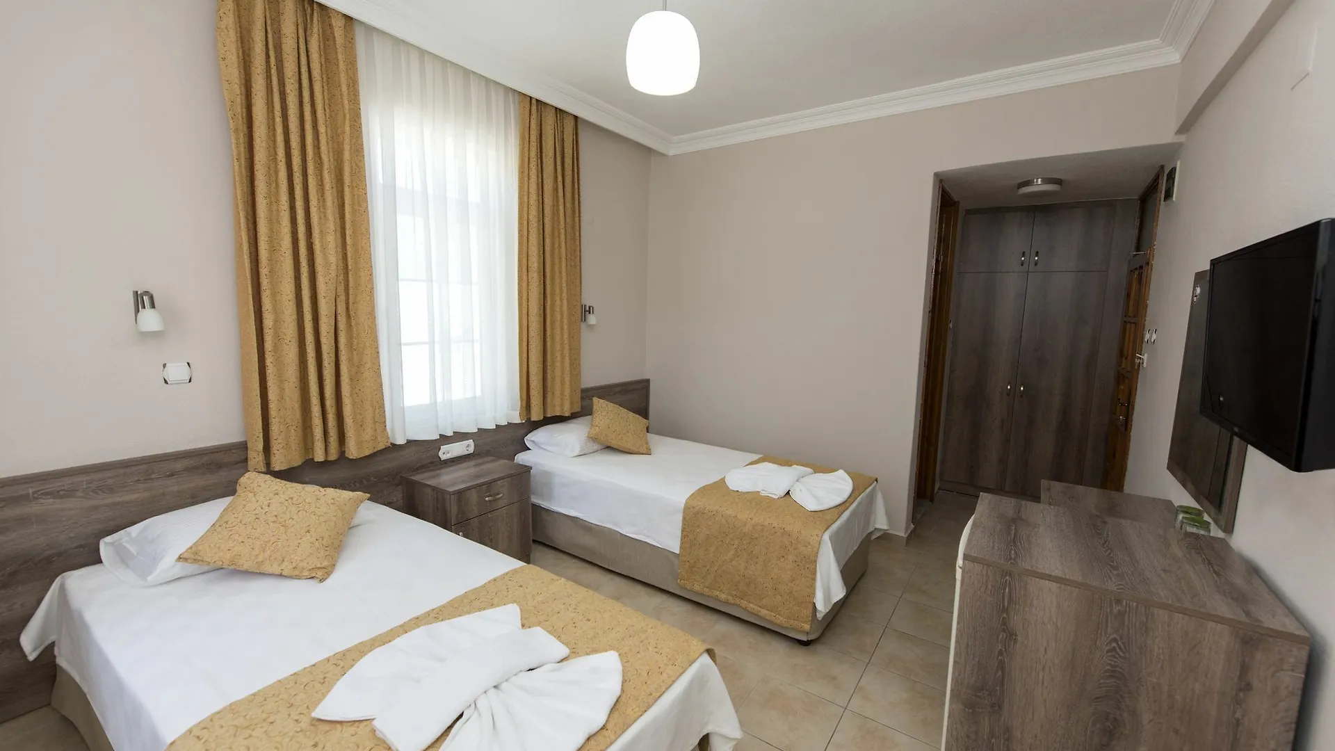 Tumen Hotel 厄吕代尼兹 3*,