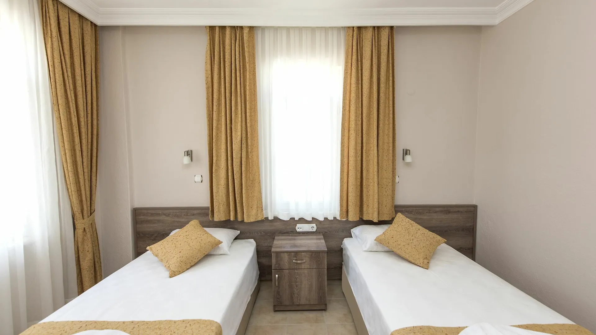 Tumen Hotel 厄吕代尼兹 3*,  土耳其